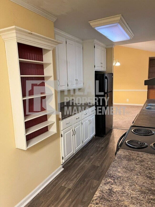 Foto del edificio - Spacious Four Bedroom in Lake Wildwood