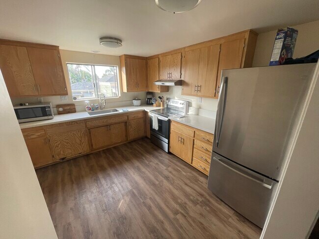 Kitchen - 1524 Garden St