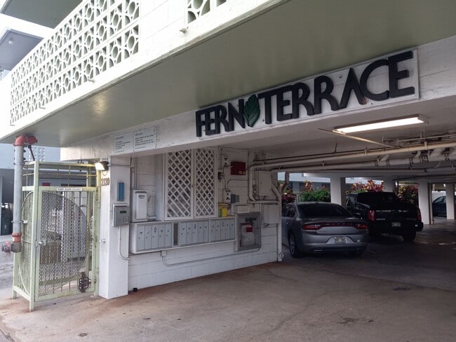 Building Photo - 2 Bed/2 Bath/1 Parking at Fern Terrace