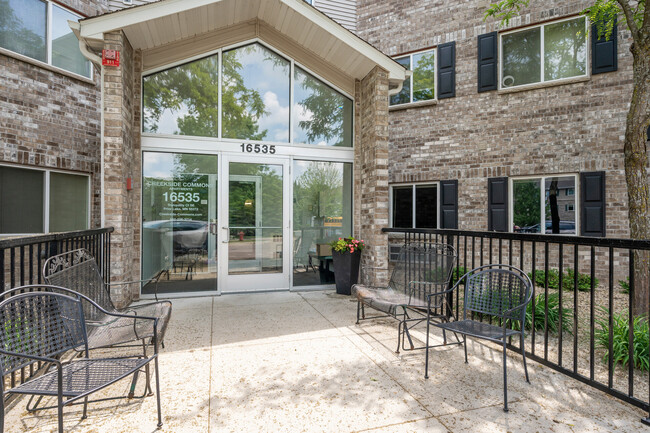 Front Entrance - Creekside Commons Apartments