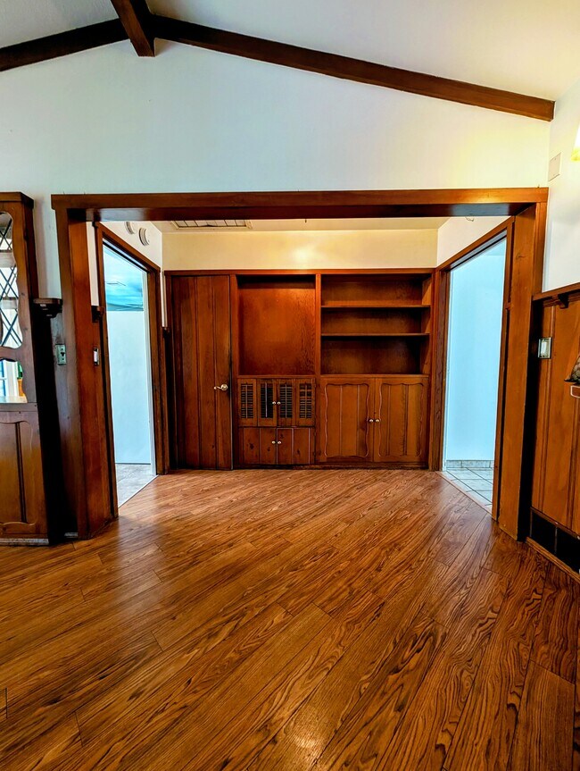 Foto del edificio - 1308 Claremont Pl