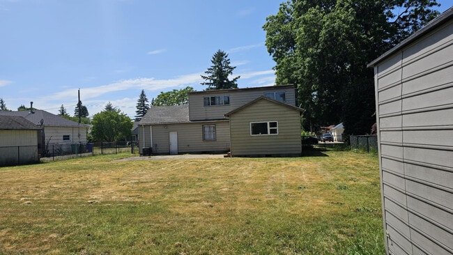 Building Photo - 2726 SE 165th Ave