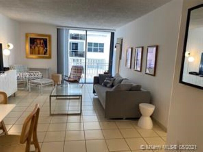 Building Photo - 6061 Collins Ave