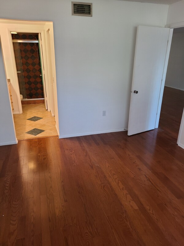 Foto del edificio - 5647 Summerside Ln