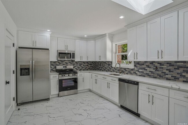 Foto del edificio - 27 Hickory Ave