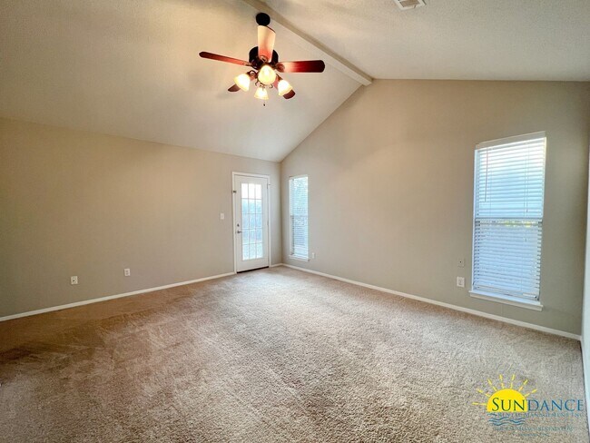 Foto del edificio - Beautiful Blue Pine Village home with Community Pool!