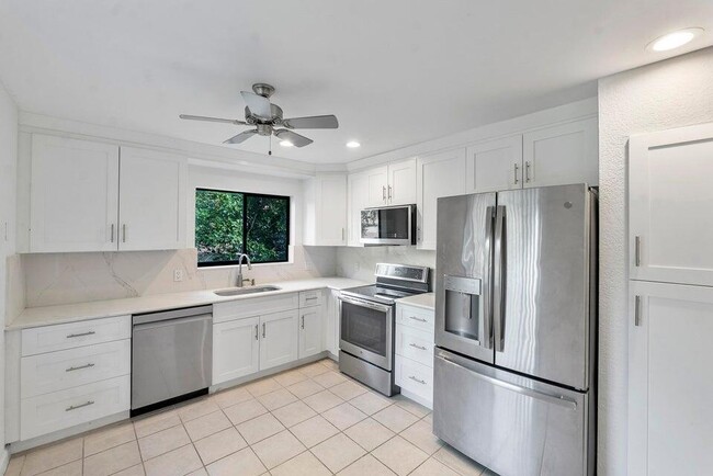 Foto del edificio - 5720 Coach House Cir