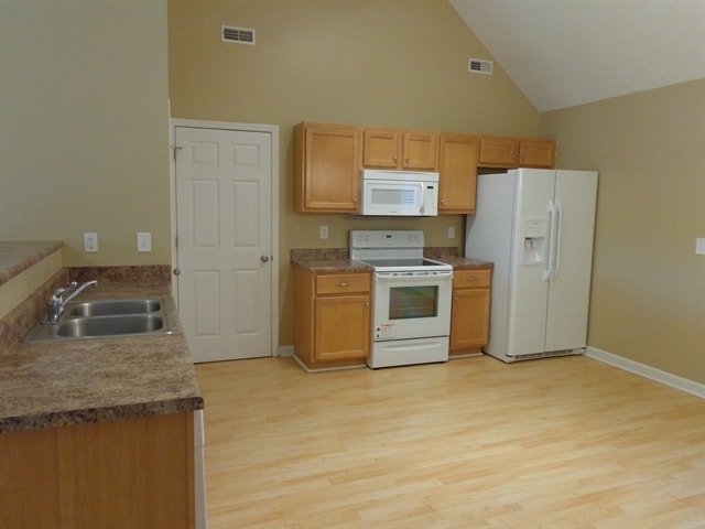 Building Photo - 1021 Stratus Dr