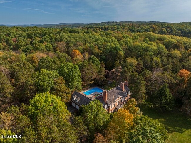 Foto del edificio - 147 Rock City Rd