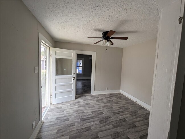 Foto del edificio - 615 6th St