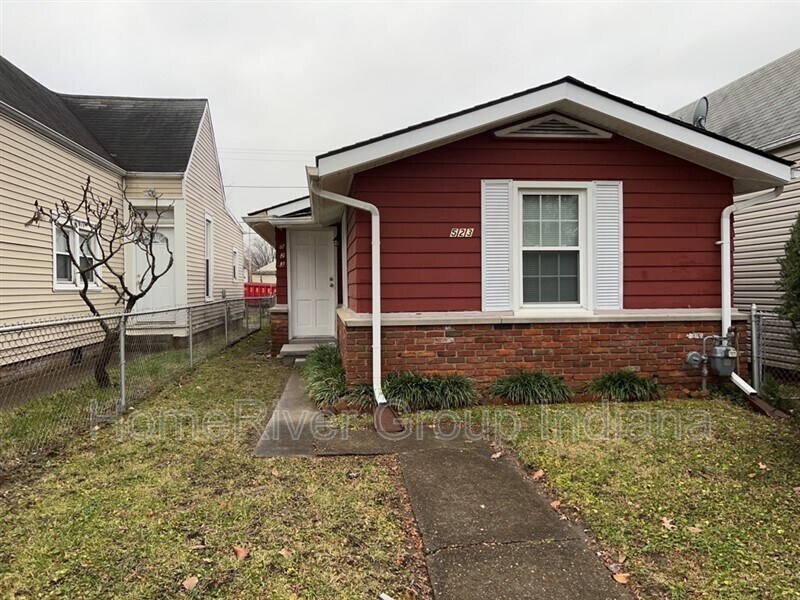 Primary Photo - 523 E 8th St
