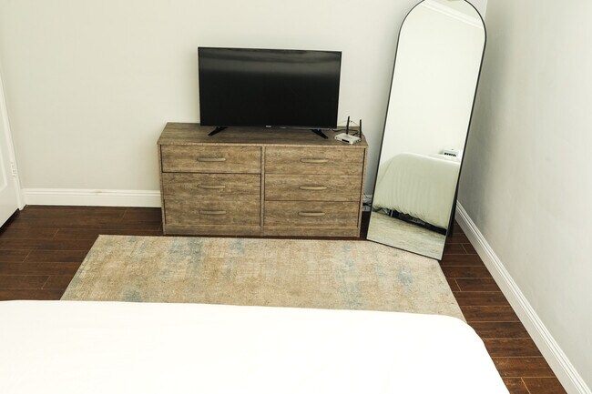 Foto del edificio - 1036 E 2nd St