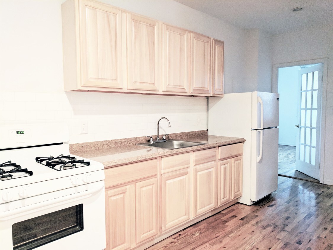 509 Grandview Ave Unit 2D, Ridgewood, NY 11385 Condo for Rent in