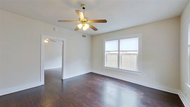 Foto del edificio - 1607 S Austin Ave
