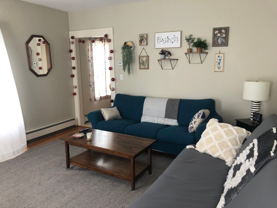 62 W Plain St Unit B, Wayland, MA 01778 Apartments in Wayland, MA