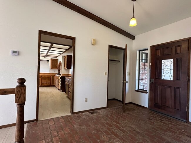 Building Photo - Bear Valley 3+4 with over 4 acres! MUST SEE!