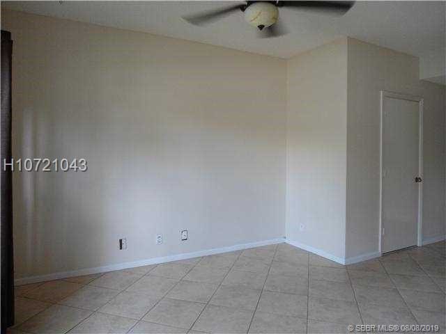 Building Photo - 9990 NW 56th Pl