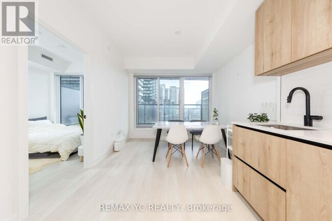 Photo du bâtiment - 117 Broadway Ave