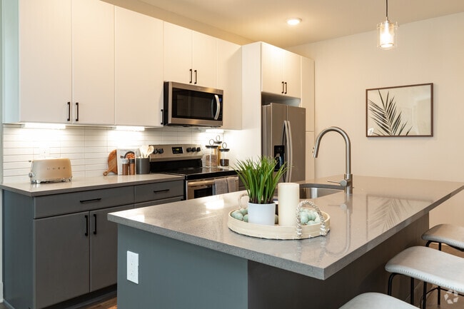 2BR, 2BA - 1,147SF Kitchen - The Ramsey Apartments