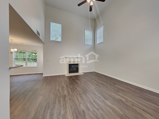 Foto del edificio - 1700 Cooper Lakes Dr