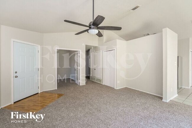 Foto del edificio - 6763 Dandelion Dr