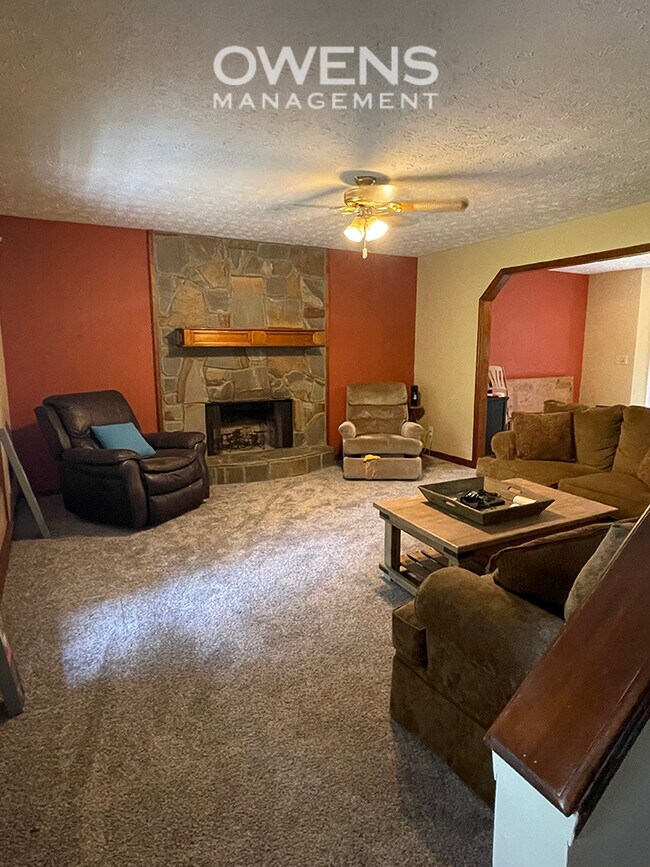 Building Photo - 6225 Oak Ridge Dr