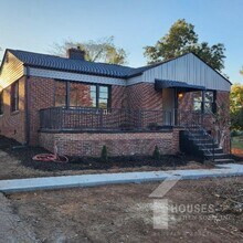 Building Photo - 8 Dargan St