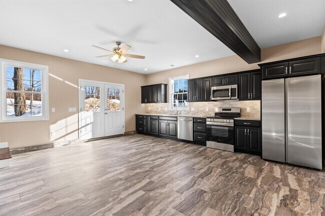 Foto del edificio - 6 Latchkey Ln