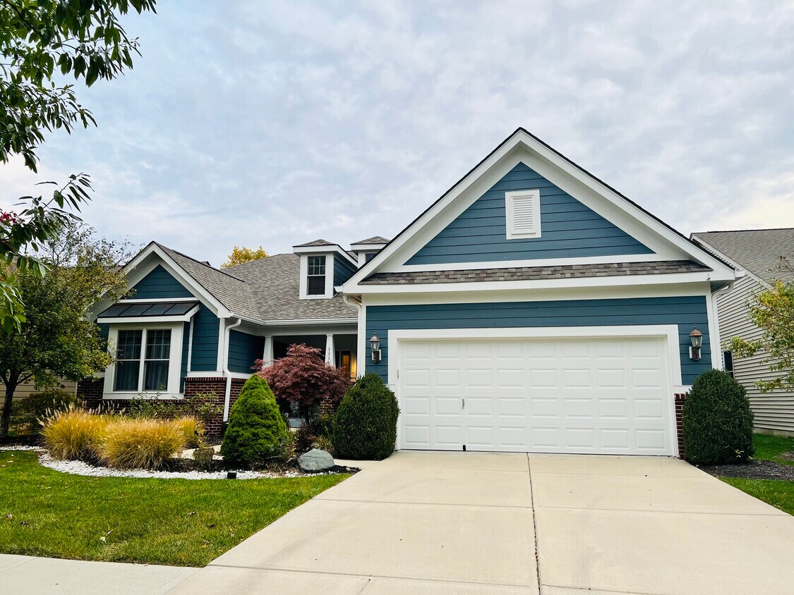 Large executive style ranch house with two car garage - 1332 Trescott Dr