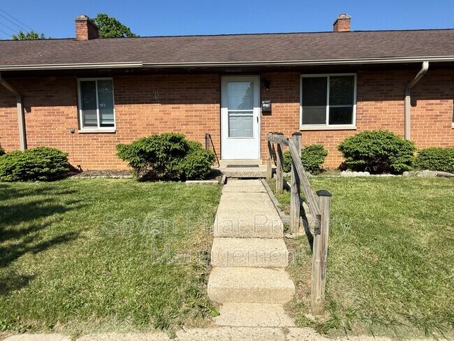 Foto del edificio - 3199 Maize Rd