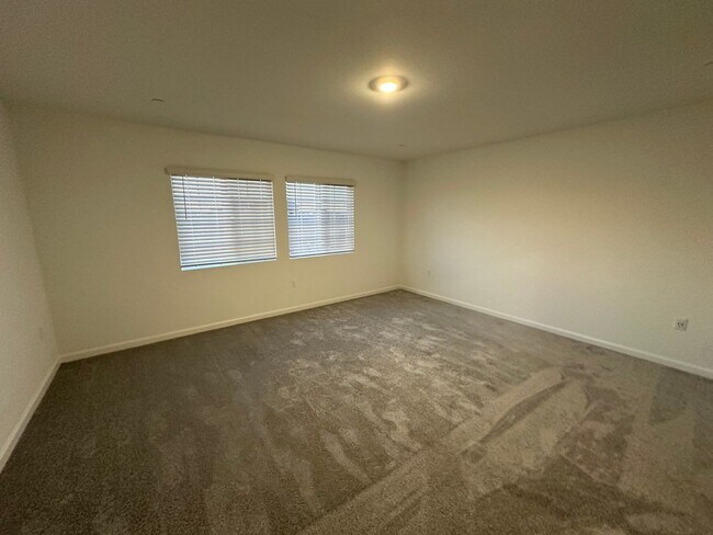 Foto del edificio - 1704 Bullock Dr