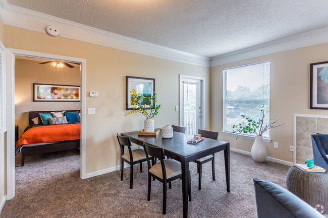 Área de comedor junto al dormitorio | Apartamentos en Memphis, Tennessee | Apartamentos Waterford Place - Waterford Place Apartment Homes