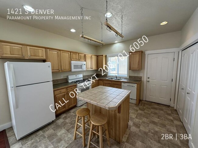 Building Photo - 1421 S Denver-