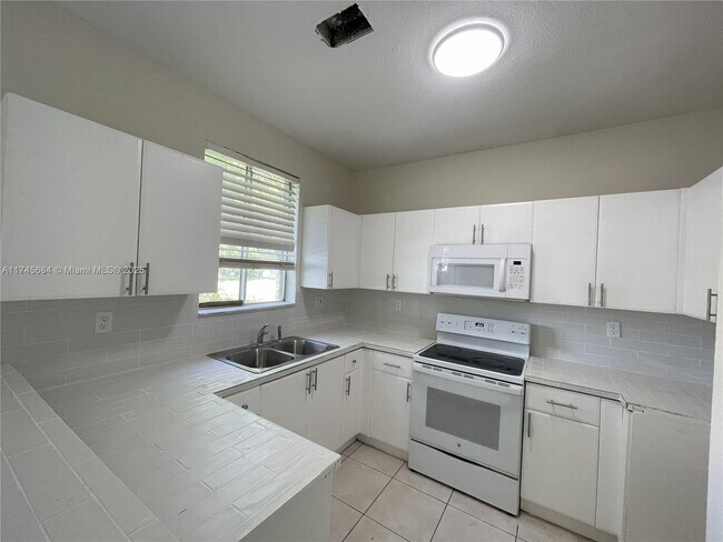 Foto del edificio - 2865 SE 15th Rd