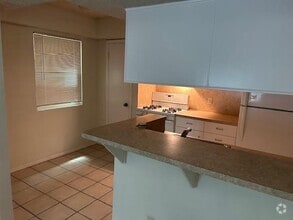 Building Photo - 1616 Elmhurst Dr