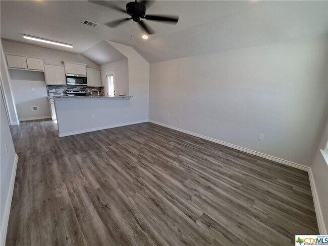 Building Photo - 114 Wind Ridge Dr