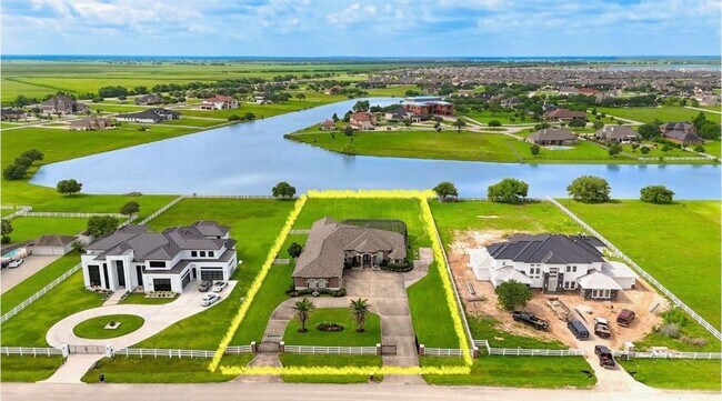 Foto del edificio - 5942 Sagamore Bay Ln
