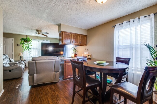Foto del edificio - 3309 Fallmeadow St