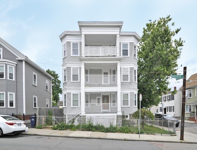 Building Photo - 80 Harbor View St