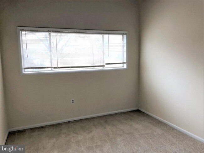 Foto del edificio - 3417 University Blvd W