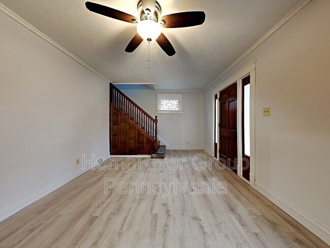 Foto del edificio - 913 Warren Ave