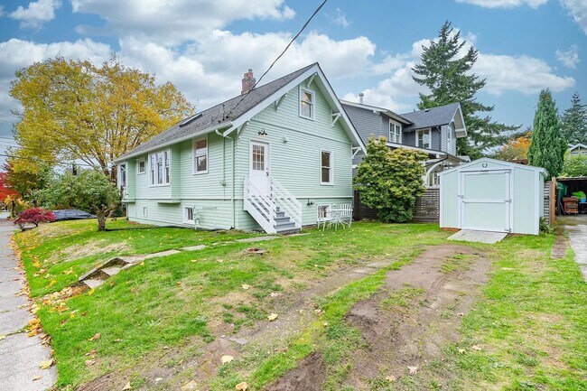 Building Photo - 2220 N 46th St