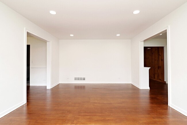 Foto del edificio - Newly Renovated One Level Downtown Residence