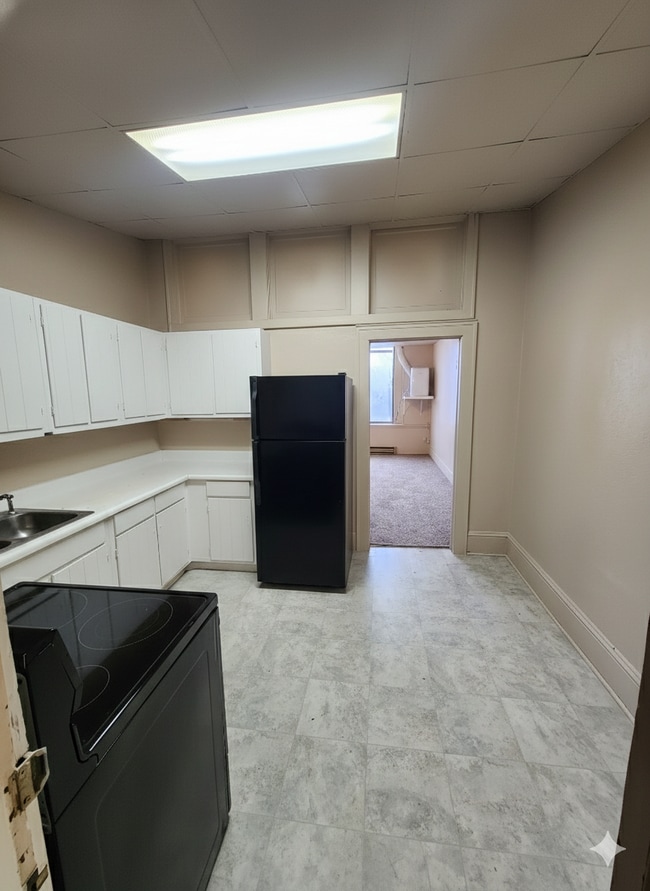 Building Photo - 321 N Main St