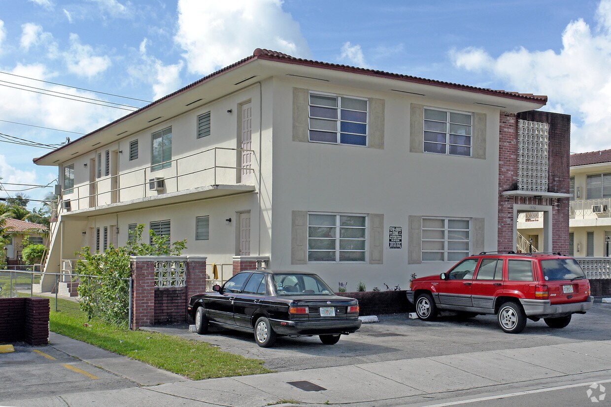 Primary Photo - 4456 W Flagler St