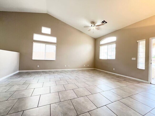 Foto del edificio - Beautiful single-story home