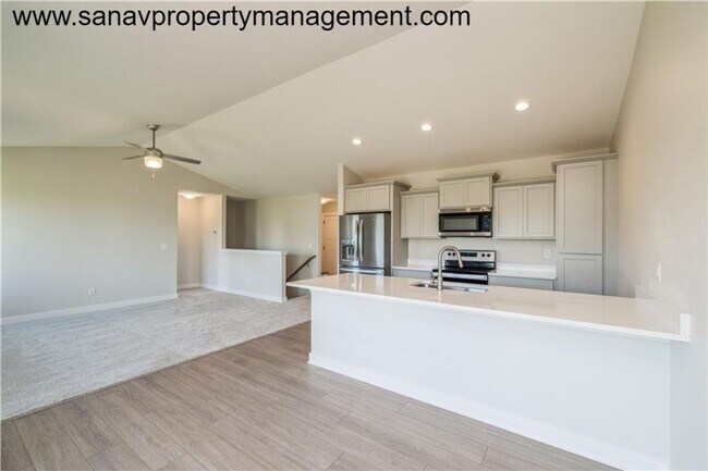 Foto del edificio - "Exquisite 3-Bedroom Oasis: A Prime Rental Home Near Good Schools and Dining"