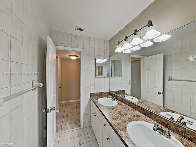 Building Photo - 3 br, 2.5 bath House - 7960 SW 198th St