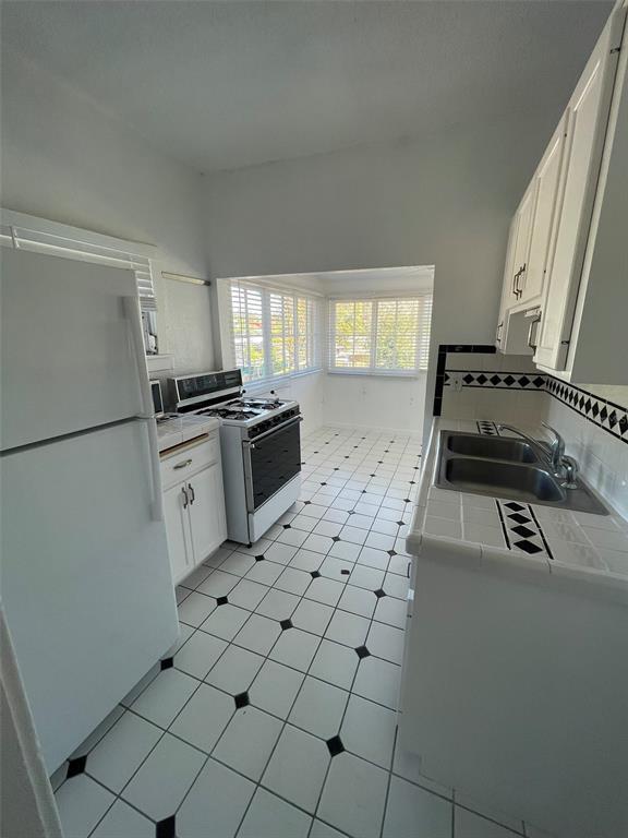 Foto del edificio - 429 Ruth Ln