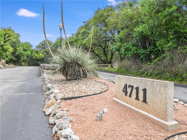 Building Photo - 4711 Spicewood Springs Rd